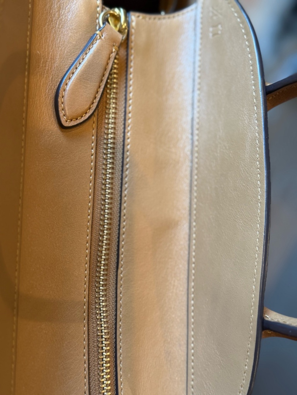 Coach Empire 28 Honey Brown - Picture 15 of 16